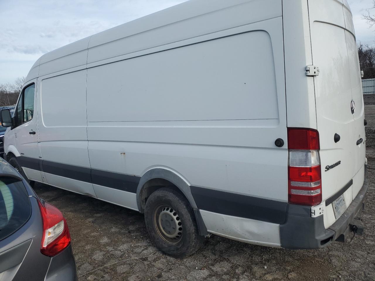 Изображение 2 2015 MERCEDES-BENZ SPRINTER 2500 2015 с VIN WD3PE8CC4FP114081