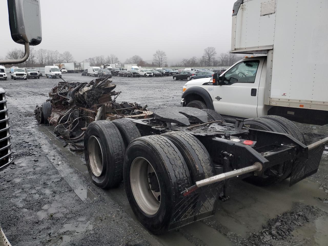 Image 3 of 2019 KENWORTH CONSTRUCTION T680 2019 with VIN 1XKYD49X1KJ241159