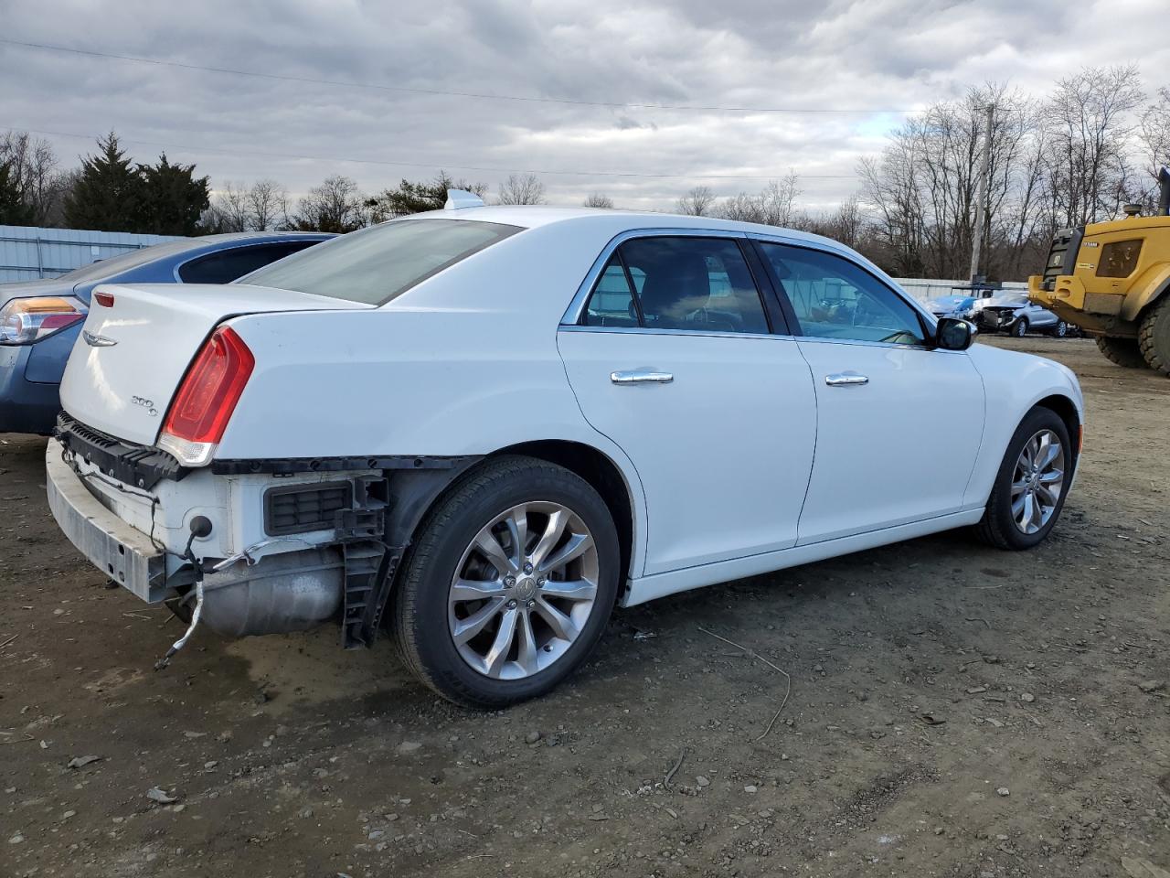 Image 3 of 2015 CHRYSLER 300C  2015 with VIN 2C3CCAKG0FH923222