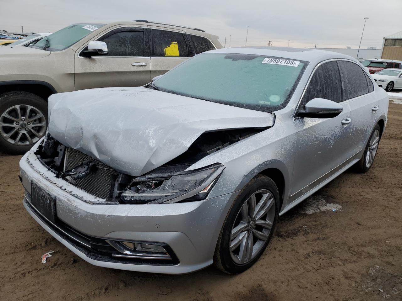 Изображение 2017 VOLKSWAGEN PASSAT SE 2017