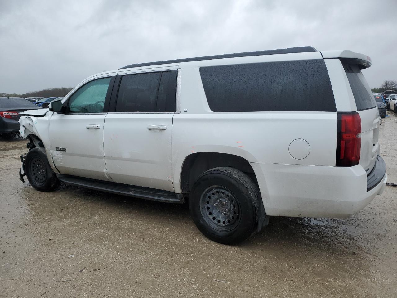 Obraz 2 z 2016 CHEVROLET SUBURBAN C1500 LT 2016 z VIN 1GNSCHKC2GR119302