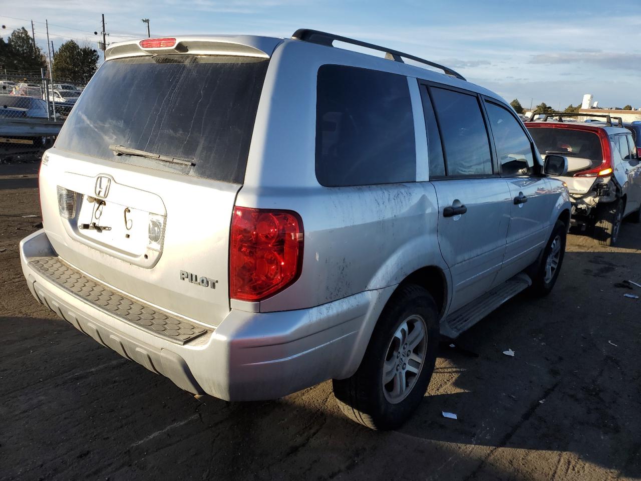 Image 3 of 2005 HONDA PILOT EX 2005 with VIN 2HKYF18475H524822