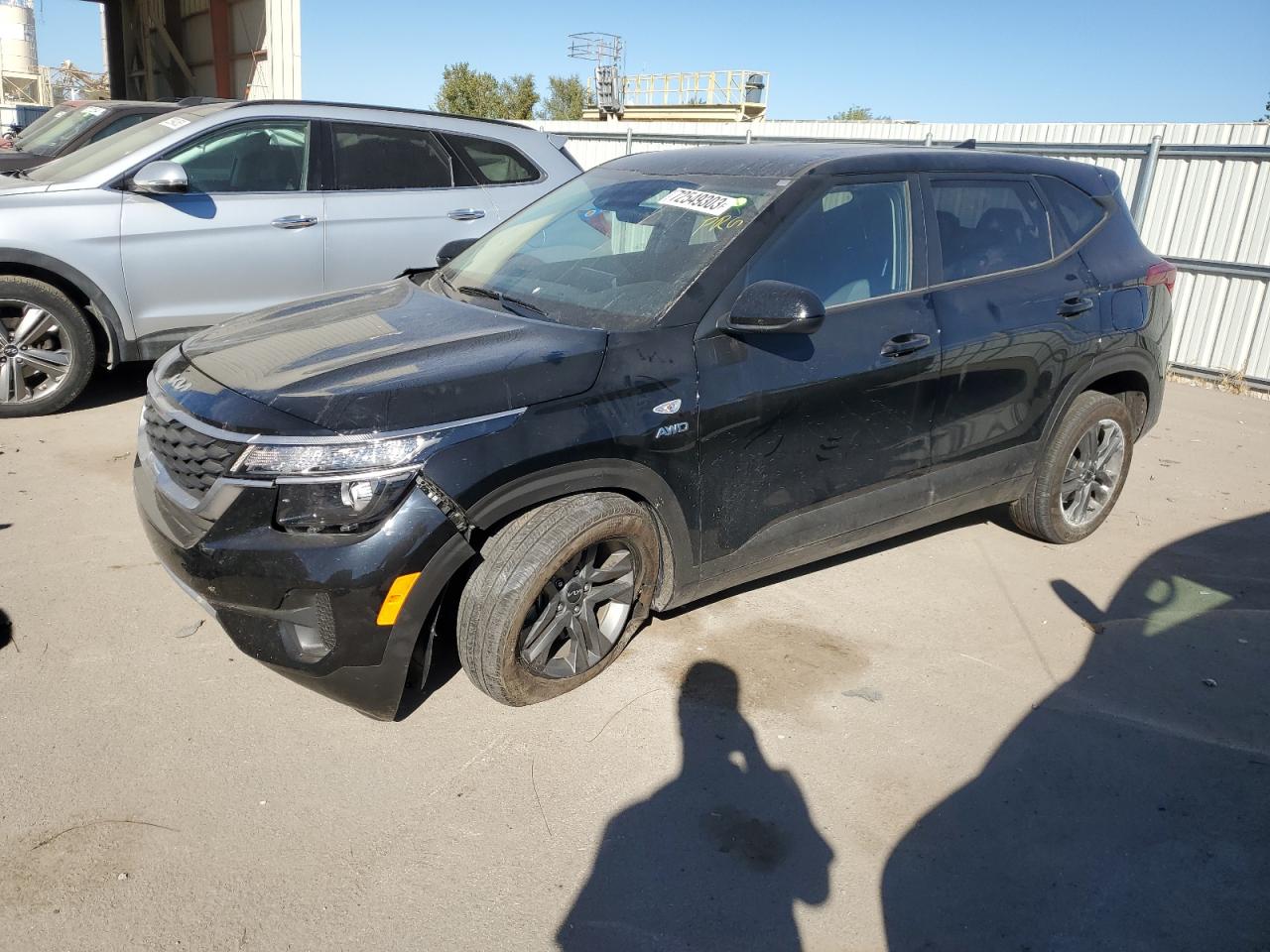 Obraz 1 z 2023 KIA SELTOS LX 2023 z VIN KNDEPCAAXP7388348