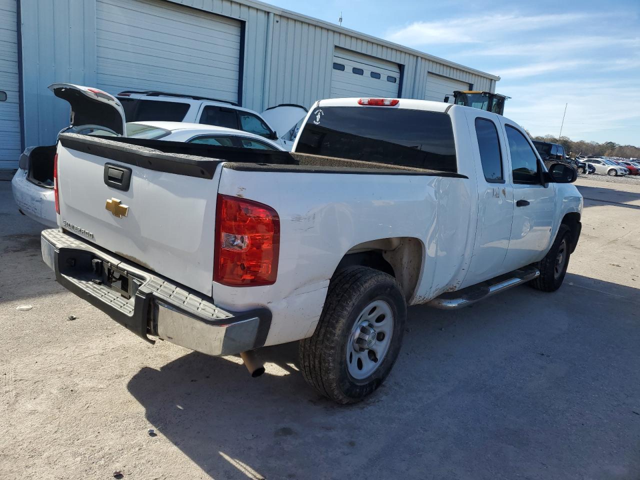 Image 3 of 2013 CHEVROLET SILVERADO C1500 2013 with VIN 1GCRCPEX0DZ147398