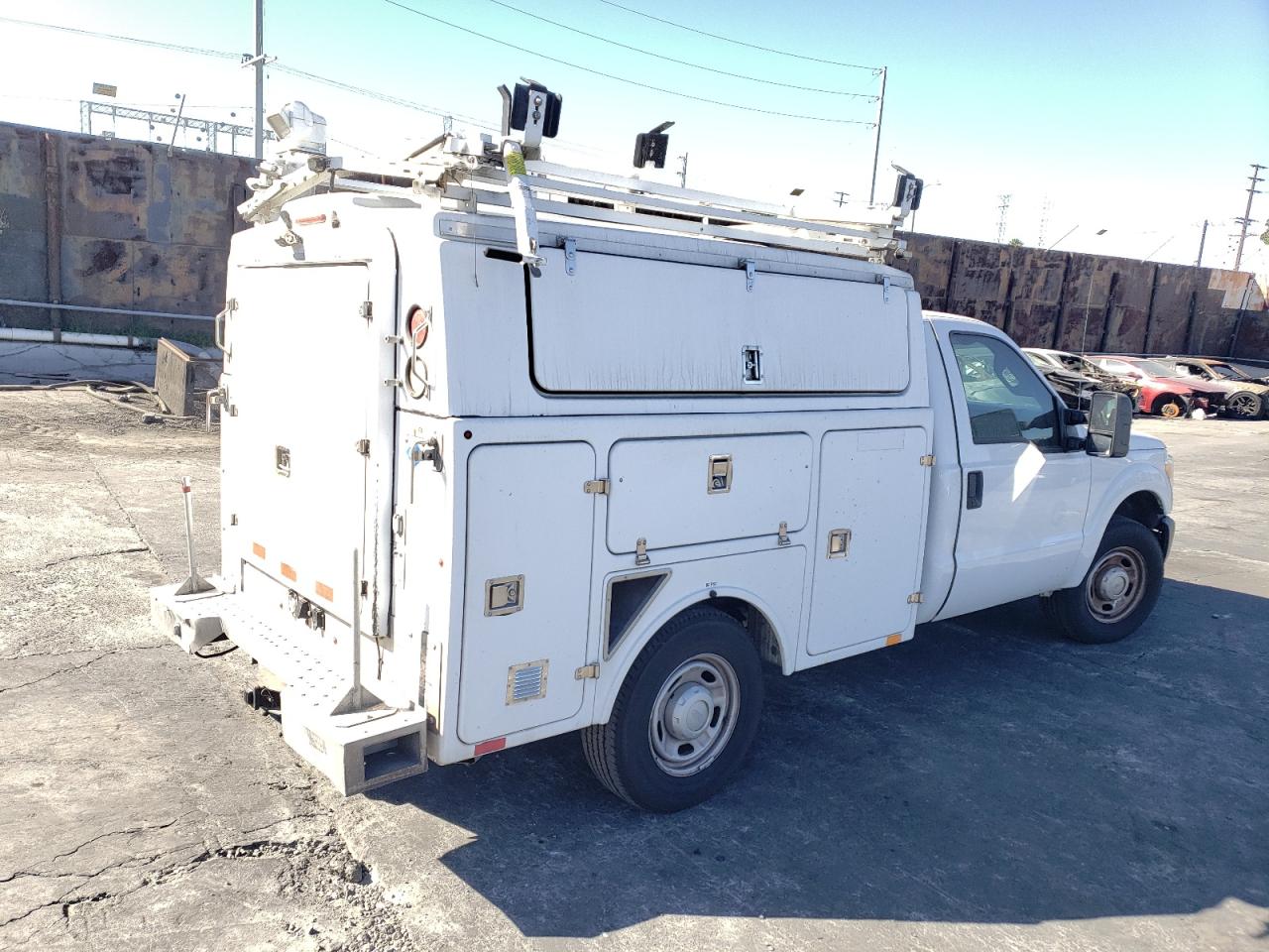 Image 3 of 2013 FORD F350 SUPER DUTY 2013 with VIN 1FDRF3A63DEB92464