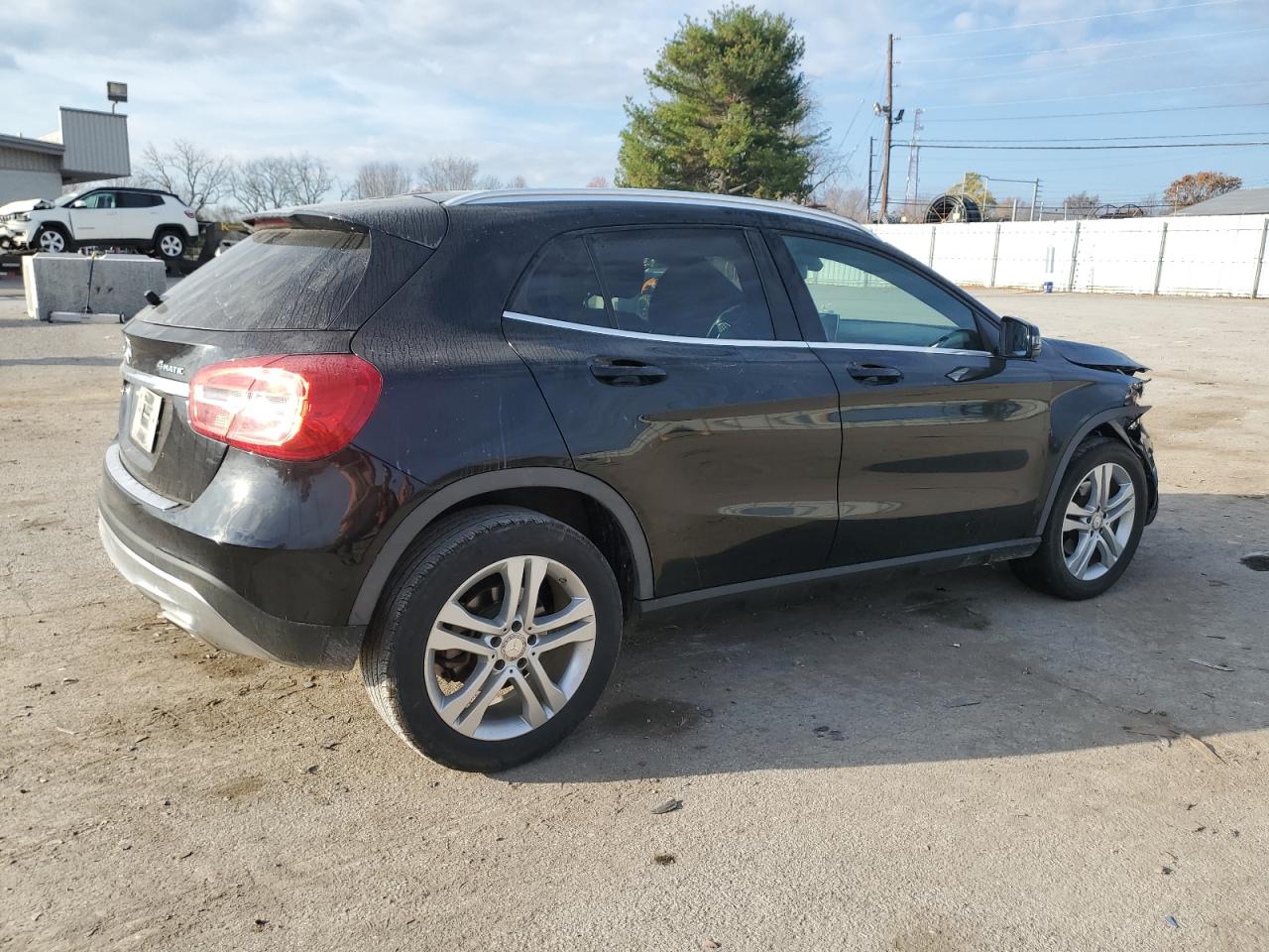 Image 3 of 2017 MERCEDES-BENZ GLA 250 4MATIC 2017 with VIN WDCTG4GB0HJ359923