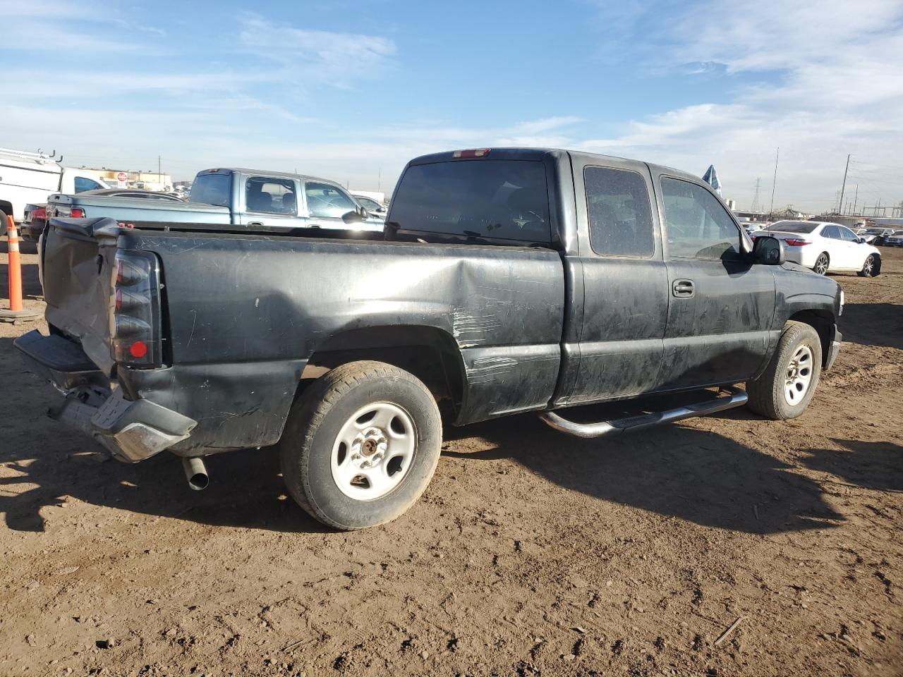 Image 3 of 2002 CHEVROLET SILVERADO C1500 2002 with VIN 2GCEC19T321249481