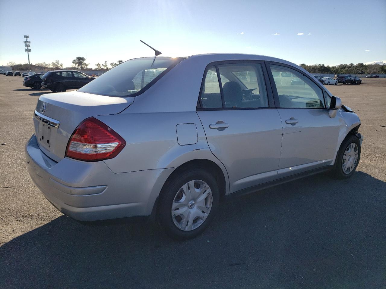 Изображение 3 2010 NISSAN VERSA S 2010 с VIN 3N1BC1AP6AL466816