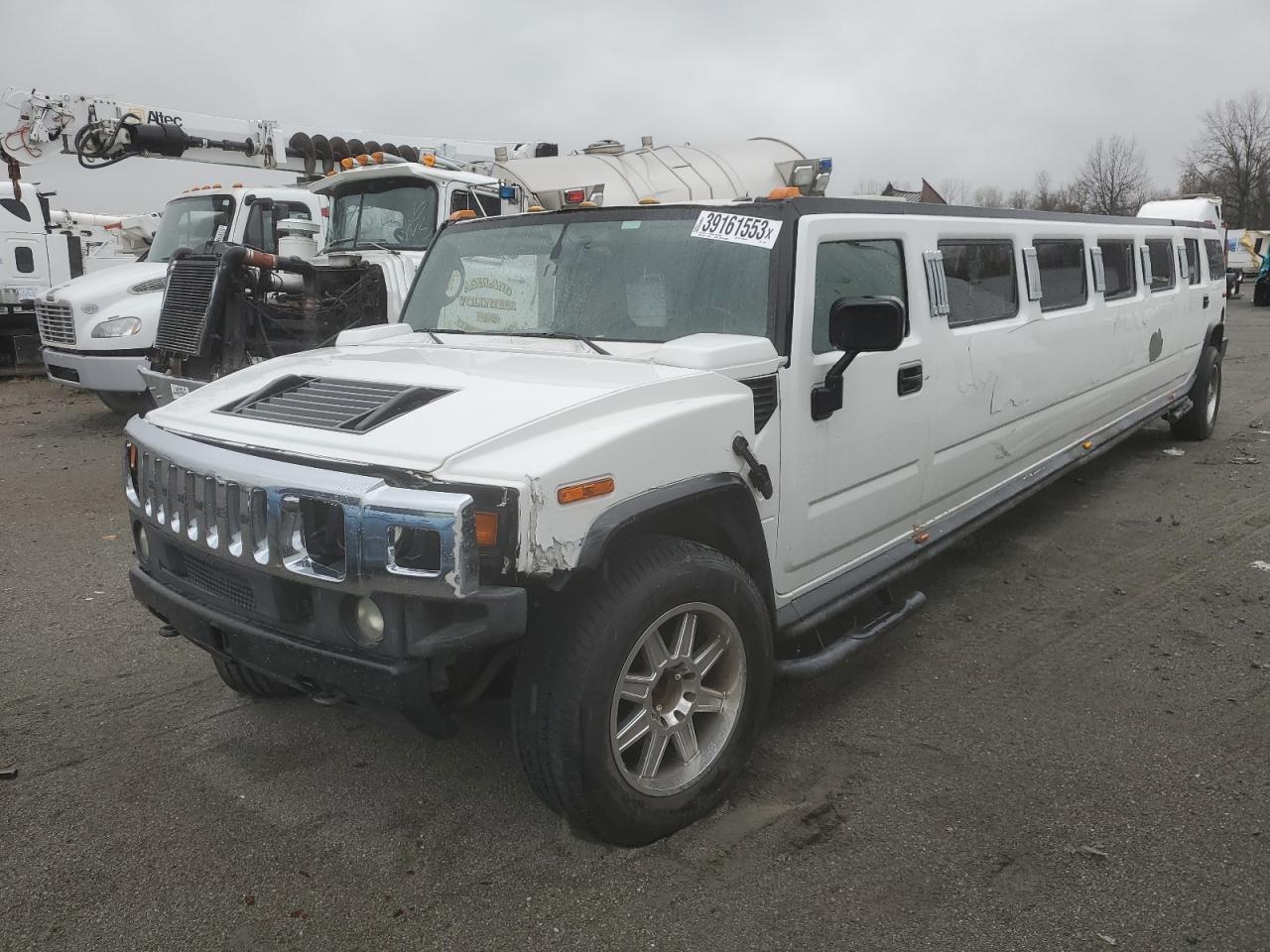 Image 2 of 2005 HUMMER H2  2005 with VIN 5GRGN23U85H117195