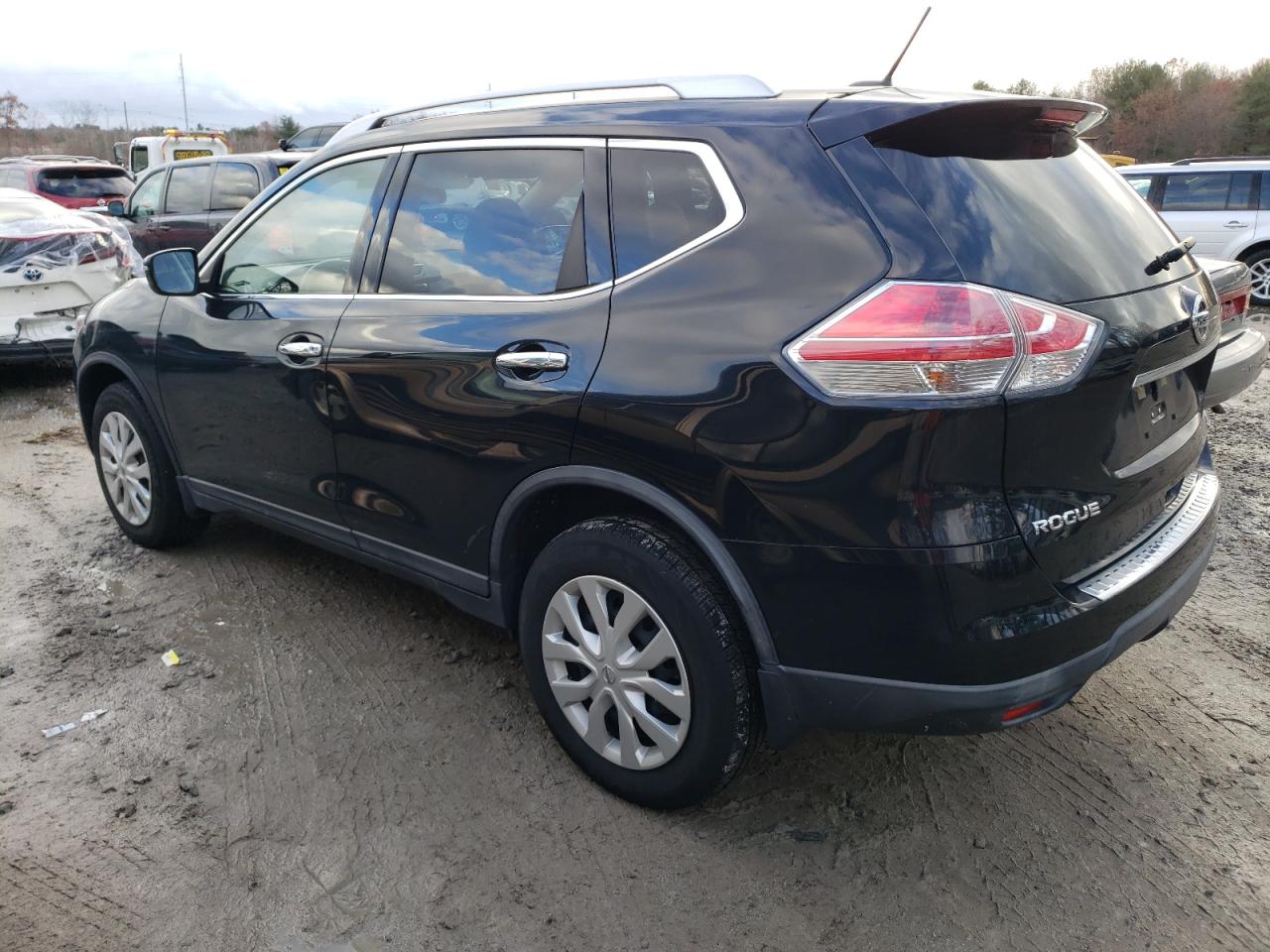 Image 2 of 2016 NISSAN ROGUE S 2016 with VIN KNMAT2MV4GP691595