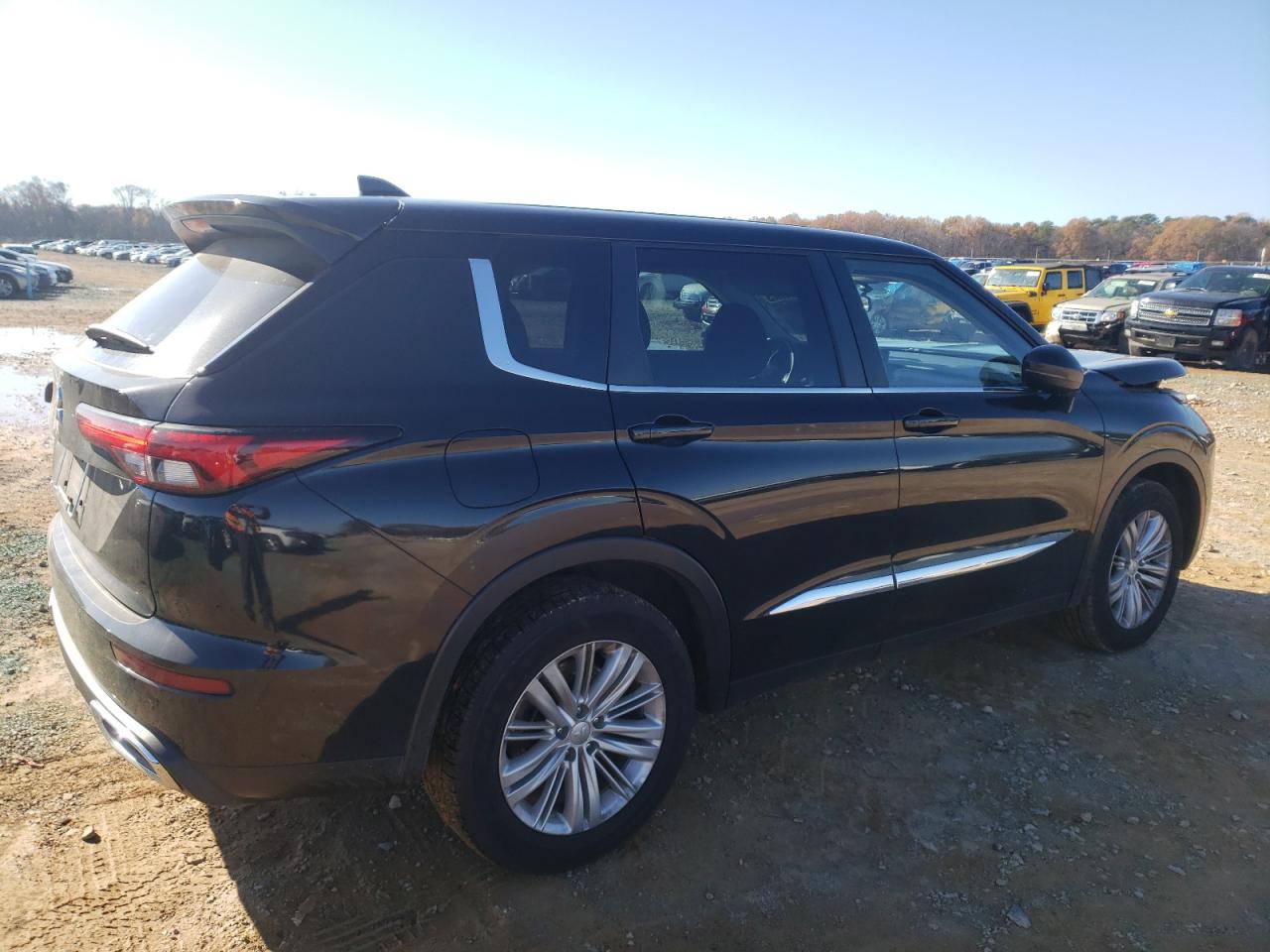 Obraz 3 z 2022 MITSUBISHI OUTLANDER ES 2022 z VIN JA4J4TA89NZ032909