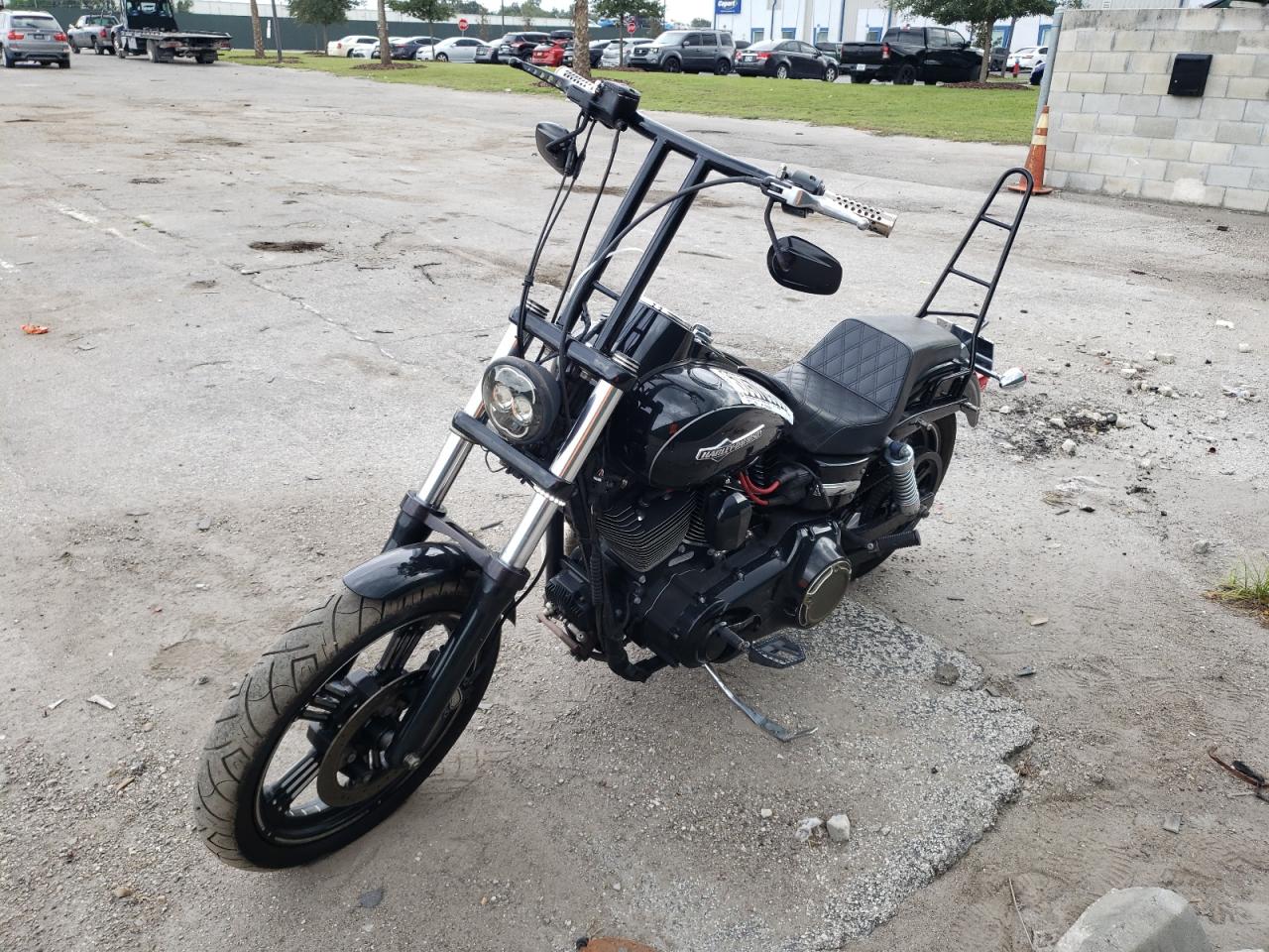 Изображение 2 2011 HARLEY-DAVIDSON FXDC  2011 с VIN 1HD1GV417BC330539