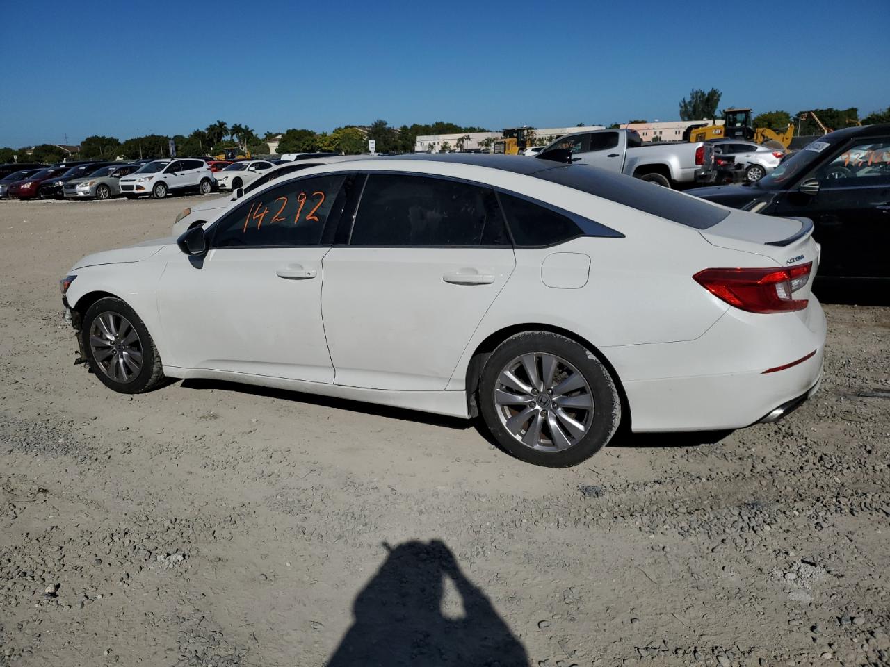 Obraz 2 z 2020 HONDA ACCORD SPORT 2020 z VIN 1HGCV1F38LA151142