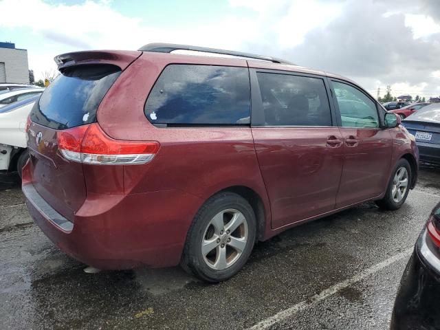 Obraz 3 z 2014 TOYOTA SIENNA LE 2014 z VIN 5TDKK3DC5ES446206