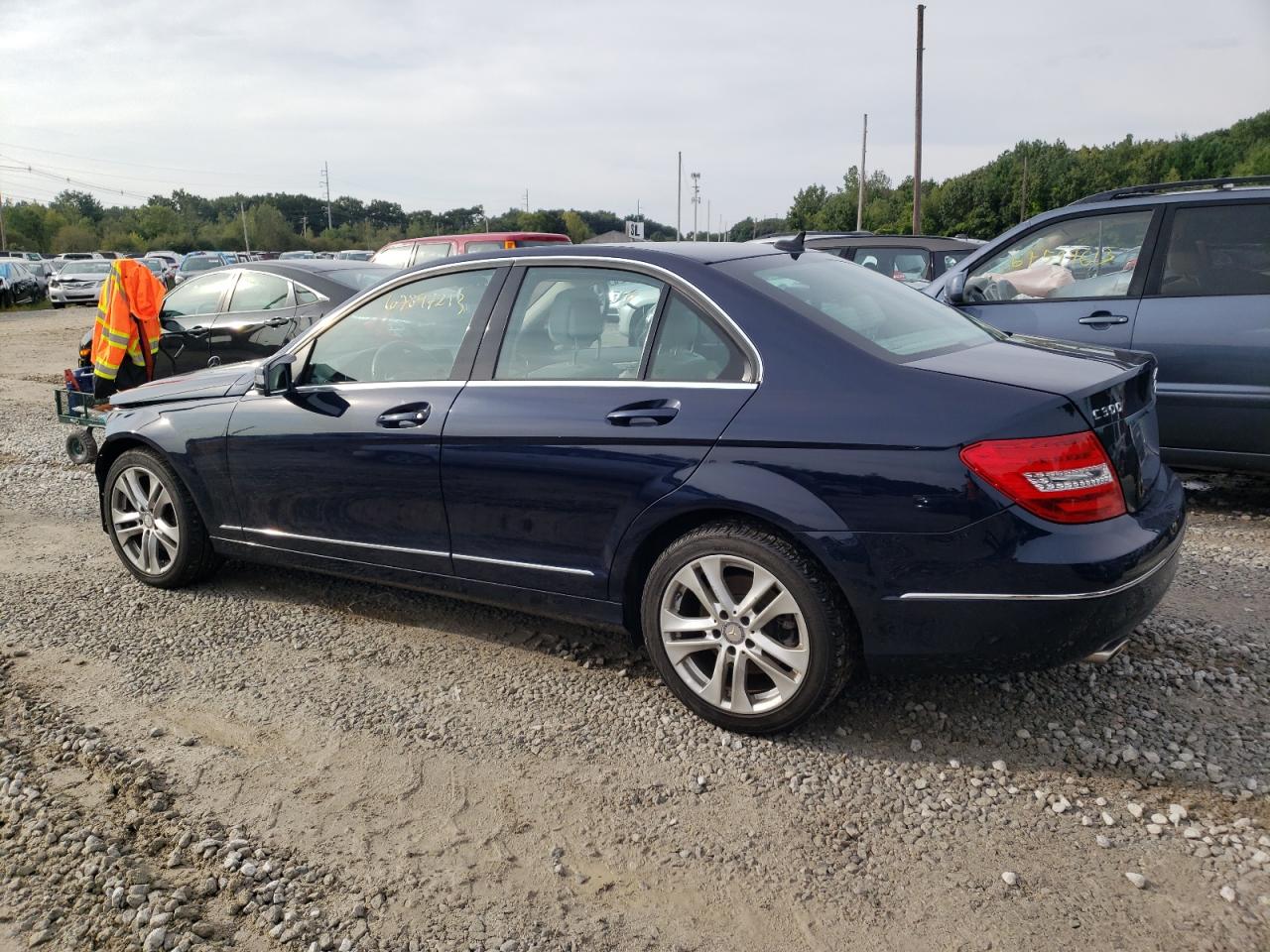 Image 2 of 2014 MERCEDES-BENZ C 300 4MATIC 2014 with VIN WDDGF8AB0ER302859