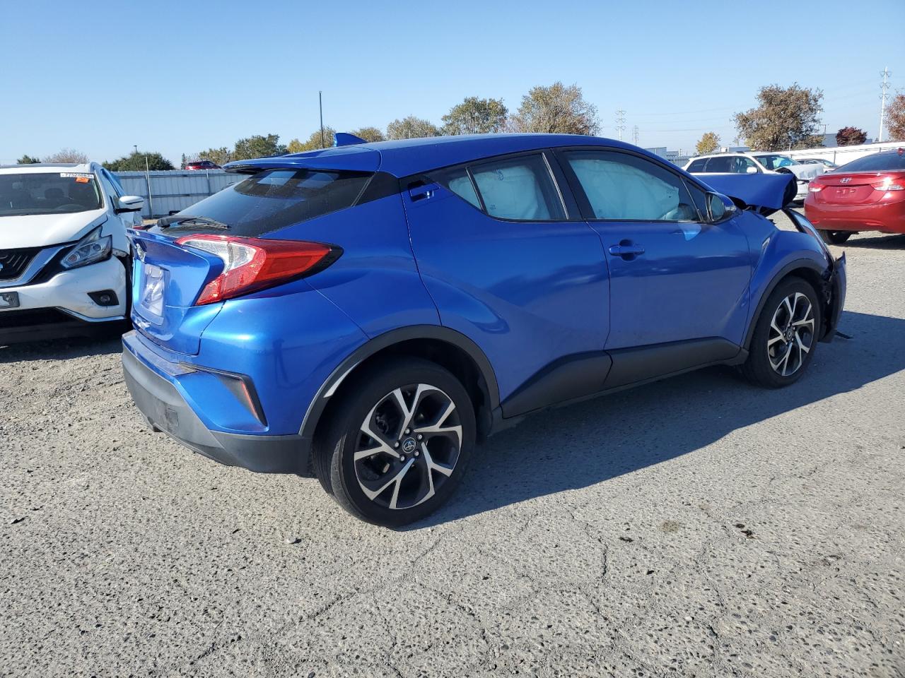 Изображение 3 2018 TOYOTA C-HR XLE 2018 с VIN NMTKHMBX3JR001093