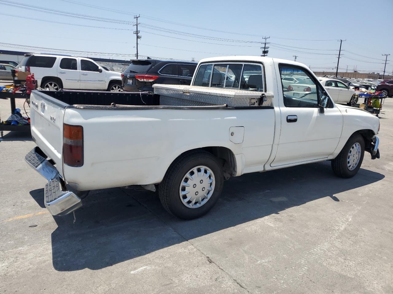Image 3 of 1991 TOYOTA PICKUP 1/2 TON SHORT WHEELBASE DLX 1991 with VIN JT4RN81P8M5129342