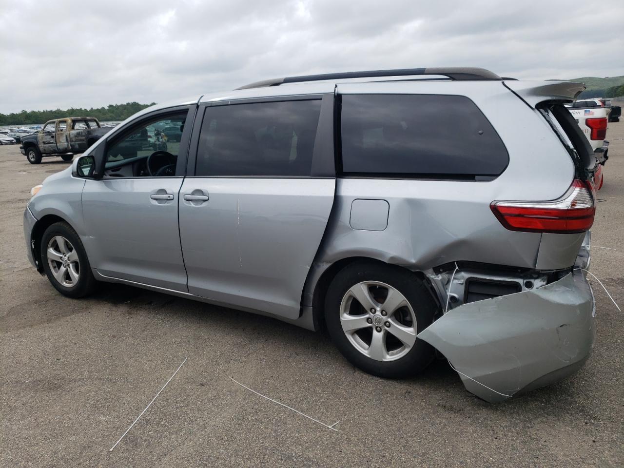 Image 2 of 2015 TOYOTA SIENNA LE 2015 with VIN 5TDKK3DC1FS540570