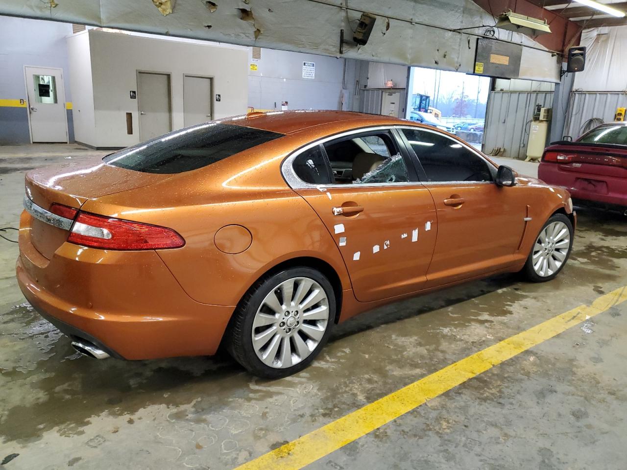 Image 3 of 2009 JAGUAR XF LUXURY 2009 with VIN SAJWA05B09HR08644