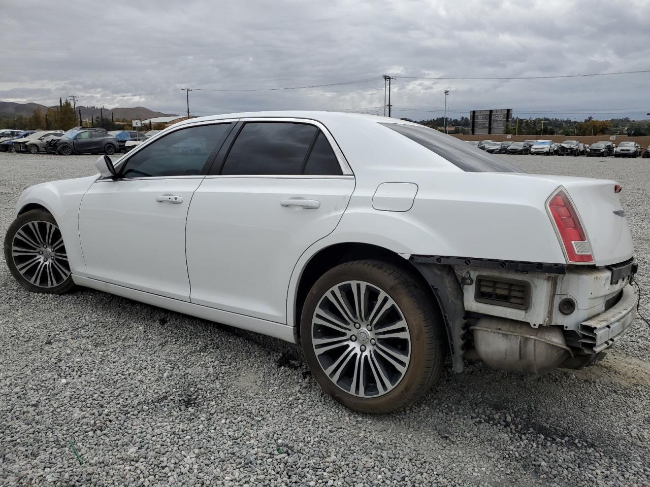 Obraz 2 z 2013 CHRYSLER 300 S 2013 z VIN 2C3CCABG9DH713179