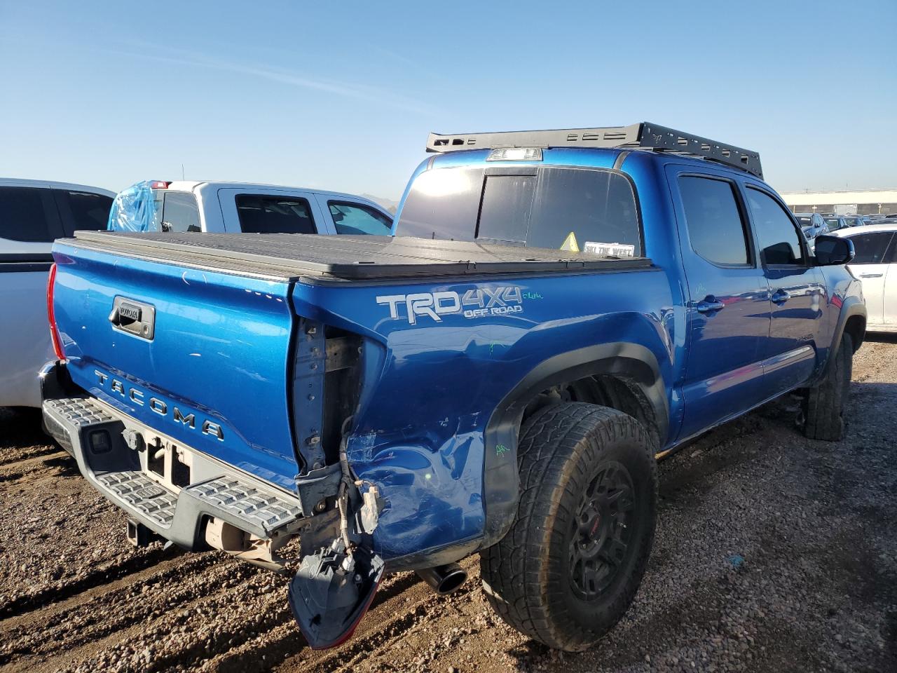 Image 3 of 2017 TOYOTA TACOMA DOUBLE CAB 2017 with VIN 3TMCZ5AN6HM098888