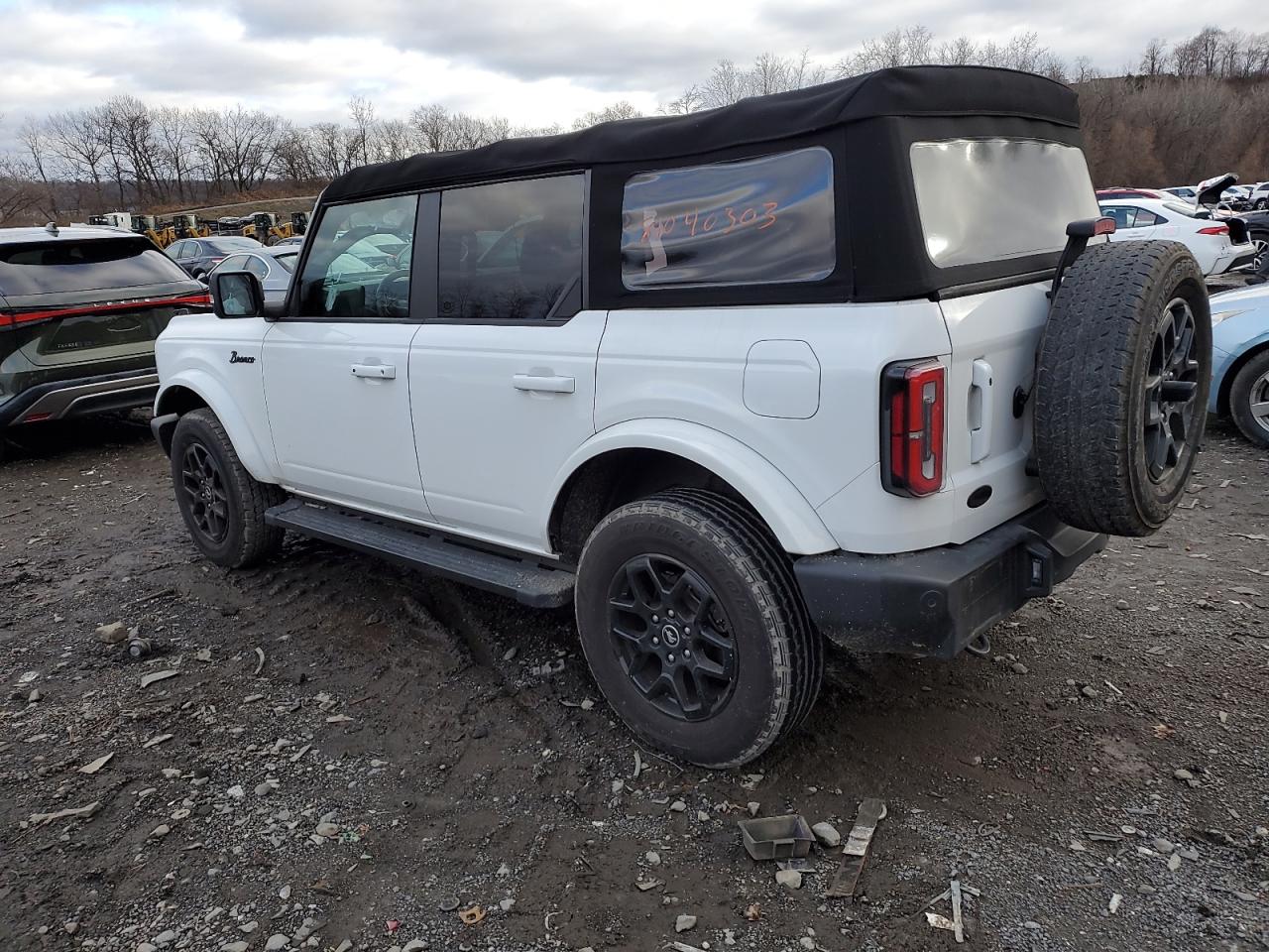 Obraz 2 z 2022 FORD BRONCO BASE 2022 z VIN 1FMDE5BH1NLB71750