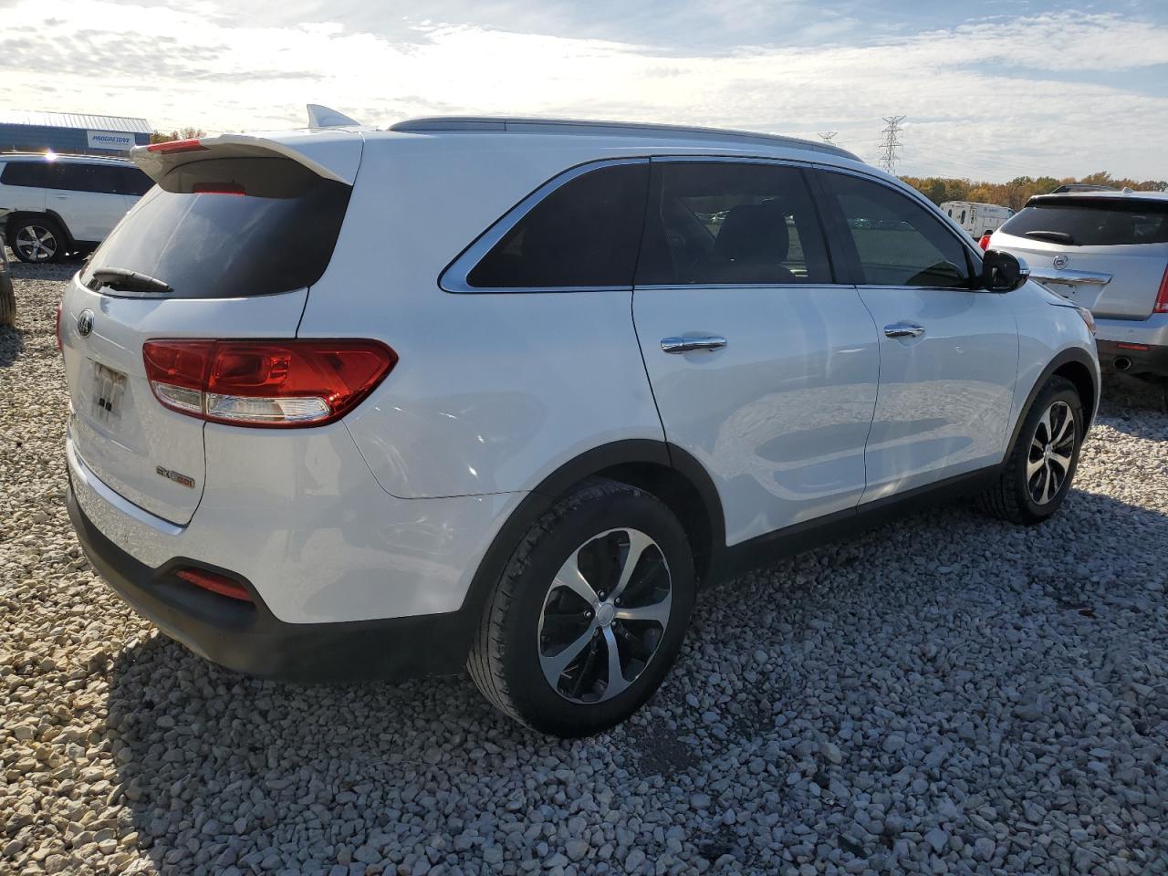 Изображение 3 2016 KIA SORENTO EX 2016 с VIN 5XYPH4A1XGG021481