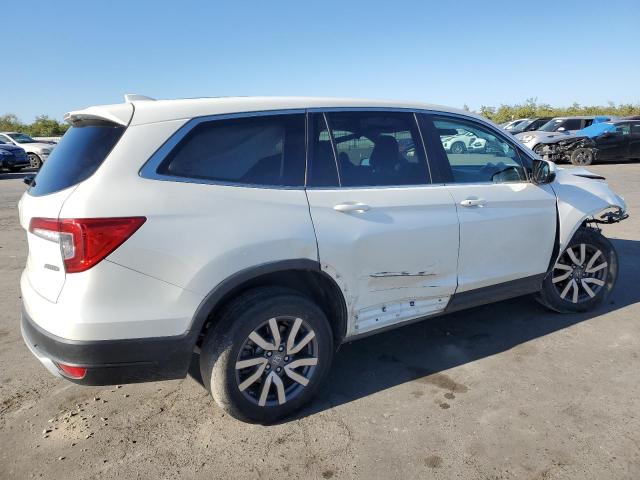 Image 3 of 2019 HONDA PILOT EXL 2019 with VIN 5FNYF6H58KB010820