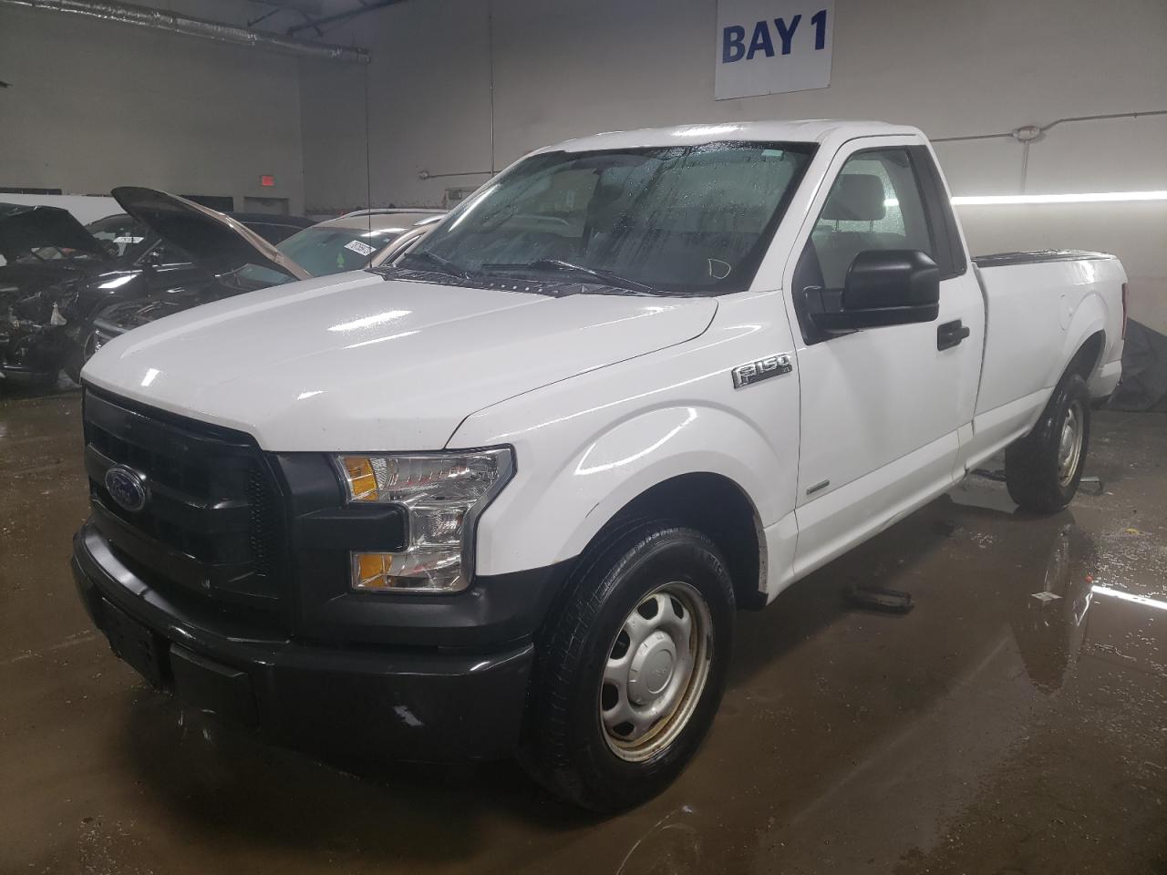 Obraz 1 z 2015 FORD F150  2015 z VIN 1FTMF1CP8FKE52497