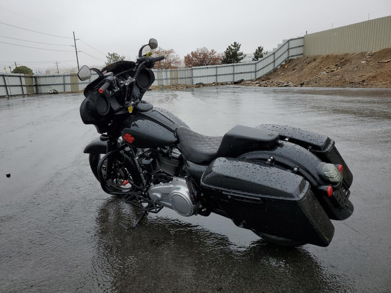 Image 3 of 2019 HARLEY-DAVIDSON FLHT  2019 with VIN 1HD1FVC63KB671779