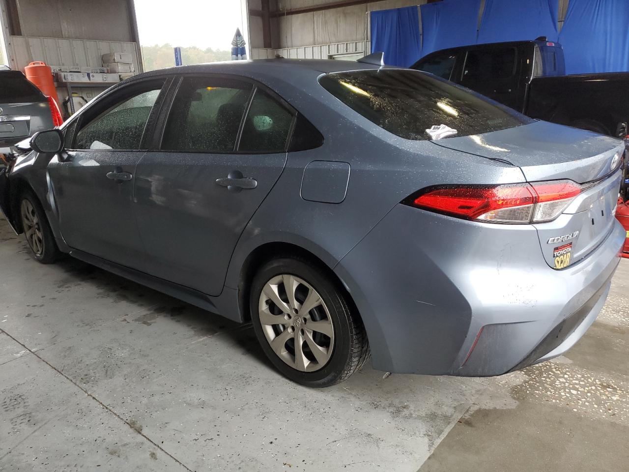 Image 2 of 2020 TOYOTA COROLLA LE 2020 with VIN 5YFEPRAE2LP072750