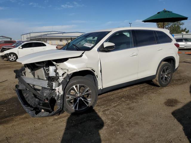 Изображение 1 2019 TOYOTA HIGHLANDER LE 2019 с VIN 5TDZZRFH0KS368094