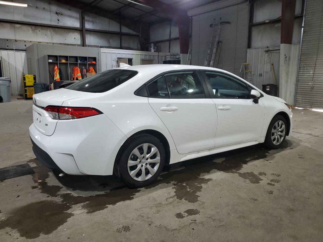 Image 3 of 2023 TOYOTA COROLLA LE 2023 with VIN 5YFB4MDE8PP054897