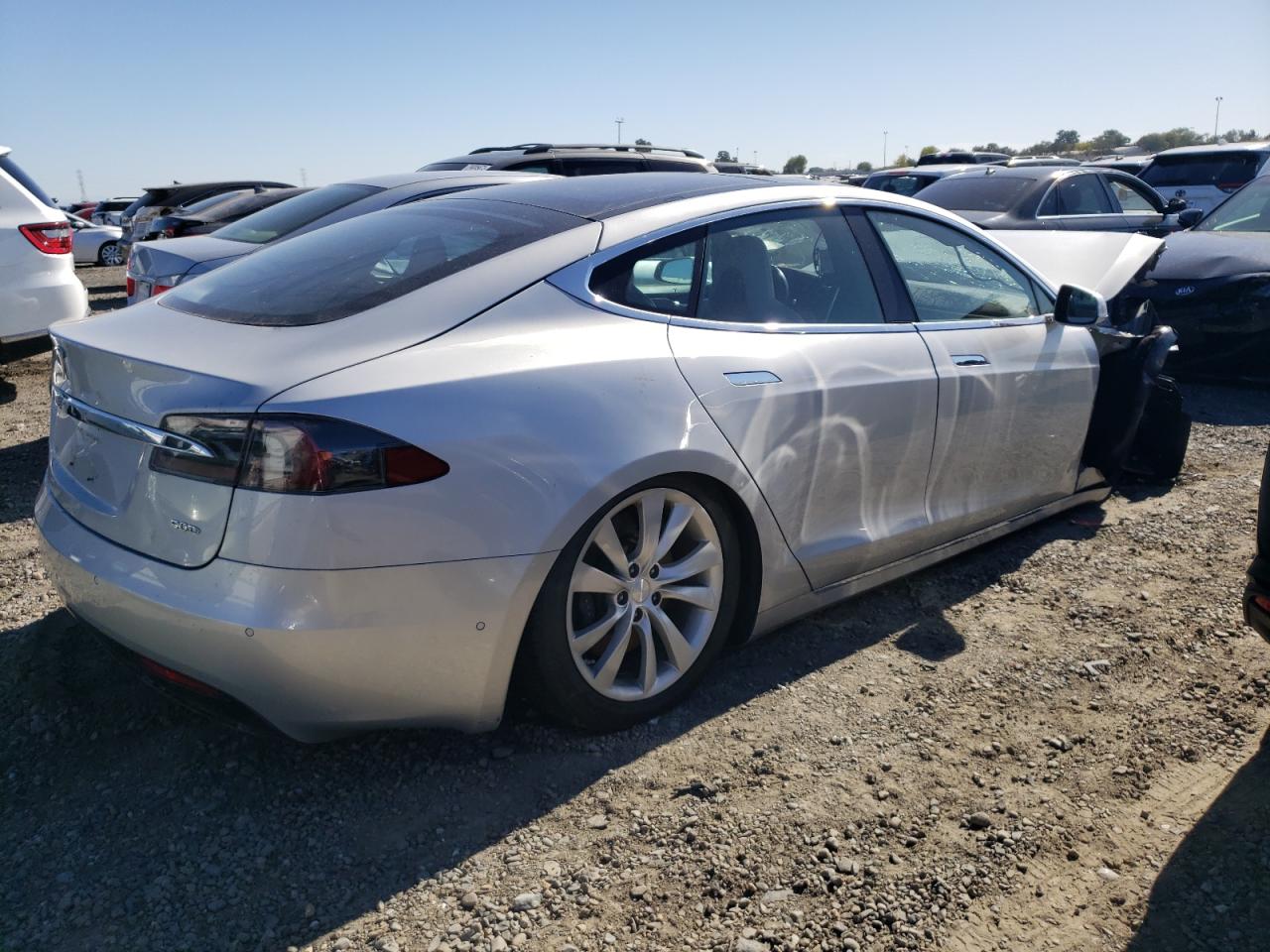 Image 3 of 2016 TESLA MODEL S  2016 with VIN 5YJSA1E28GF149628