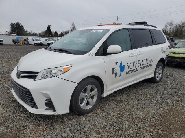Image 1 of 2018 TOYOTA SIENNA LE 2018 with VIN 5TDKZ3DCXJS901640