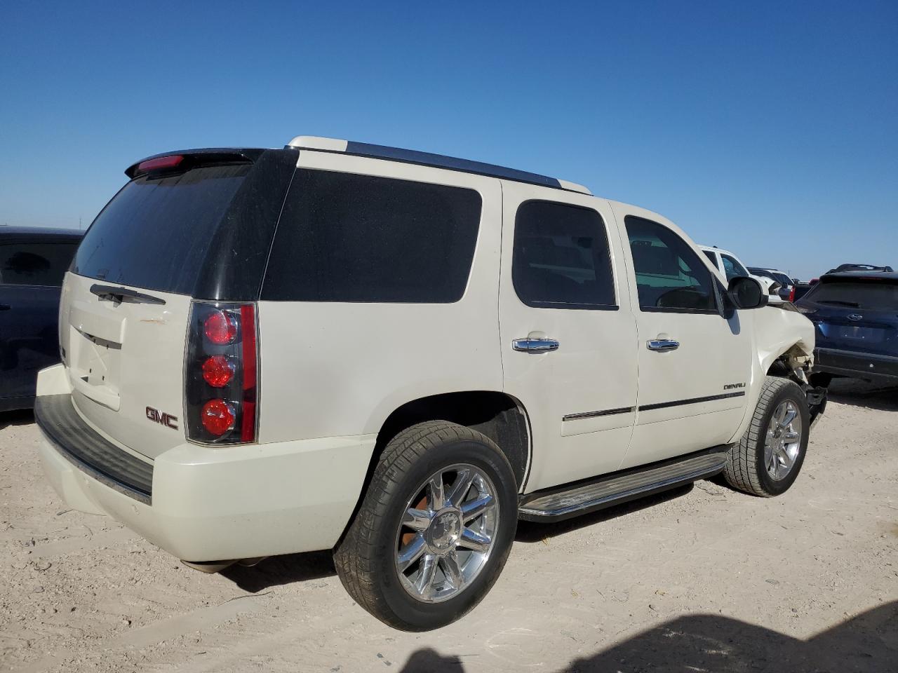 Obraz 3 z 2011 GMC YUKON DENALI 2011 z VIN 1GKS2EEF6BR316891