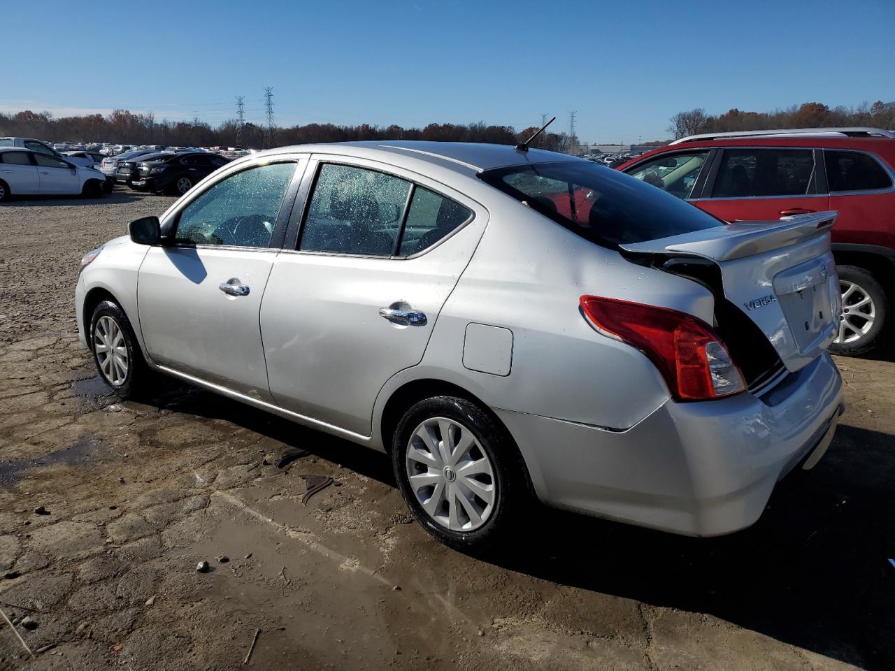 Obraz 2 z 2018 NISSAN VERSA S 2018 z VIN 3N1CN7AP2JL886512