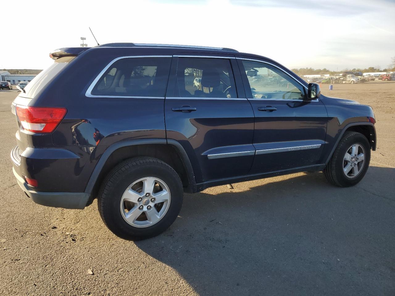 Изображение 3 2012 JEEP GRAND CHEROKEE LAREDO 2012 с VIN 1C4RJFAG2CC326145