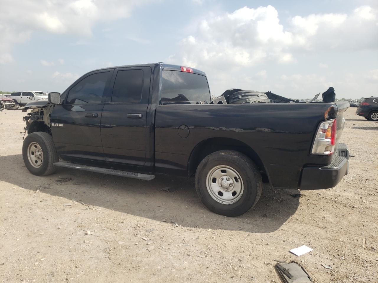 Изображение 2 2021 RAM 1500 CLASSIC TRADESMAN 2021 с VIN 1C6RR6FG9MS506500
