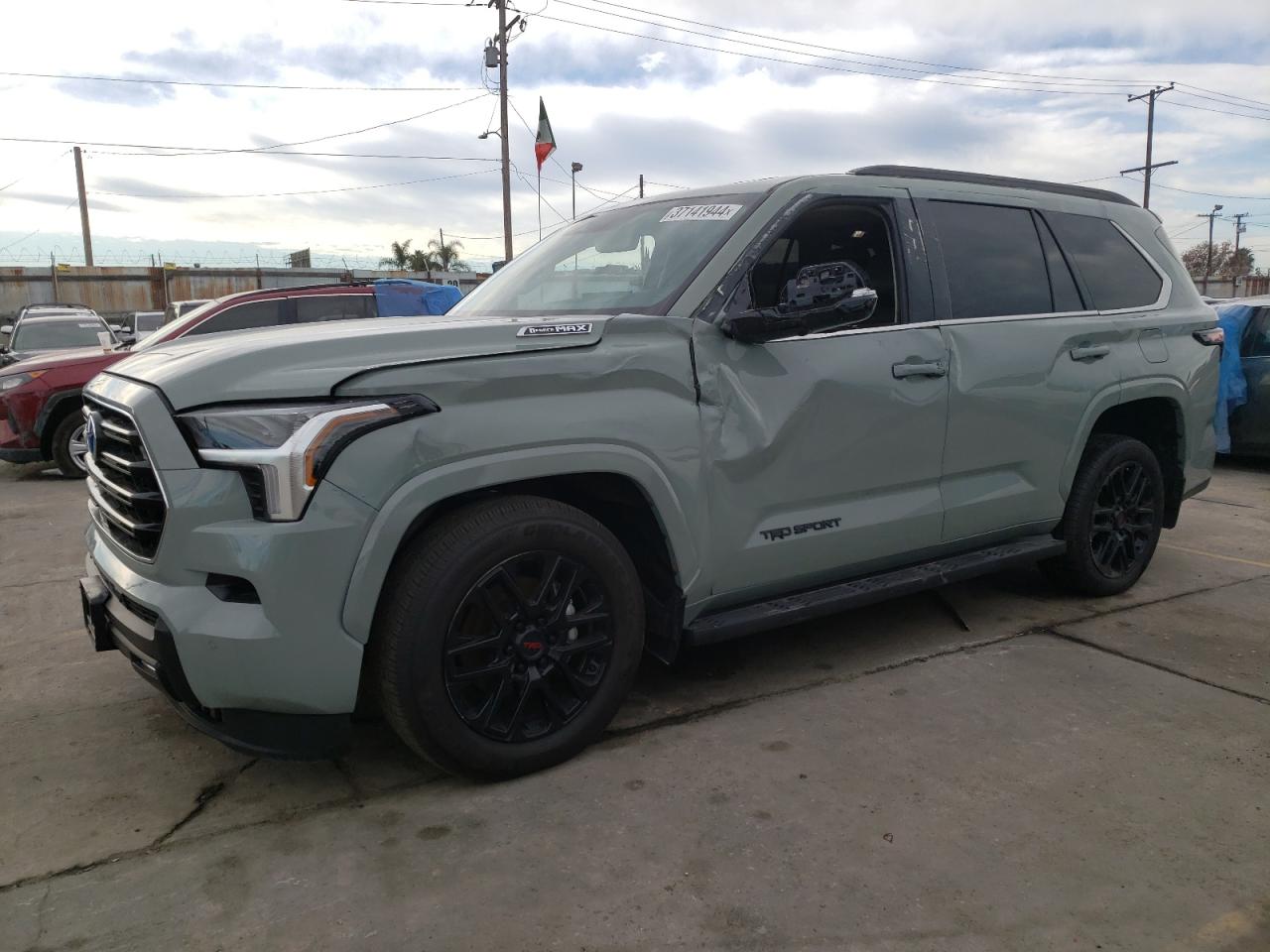 Изображение 1 2023 TOYOTA SEQUOIA SR5 2023 с VIN 7SVAAAAA6PX001384