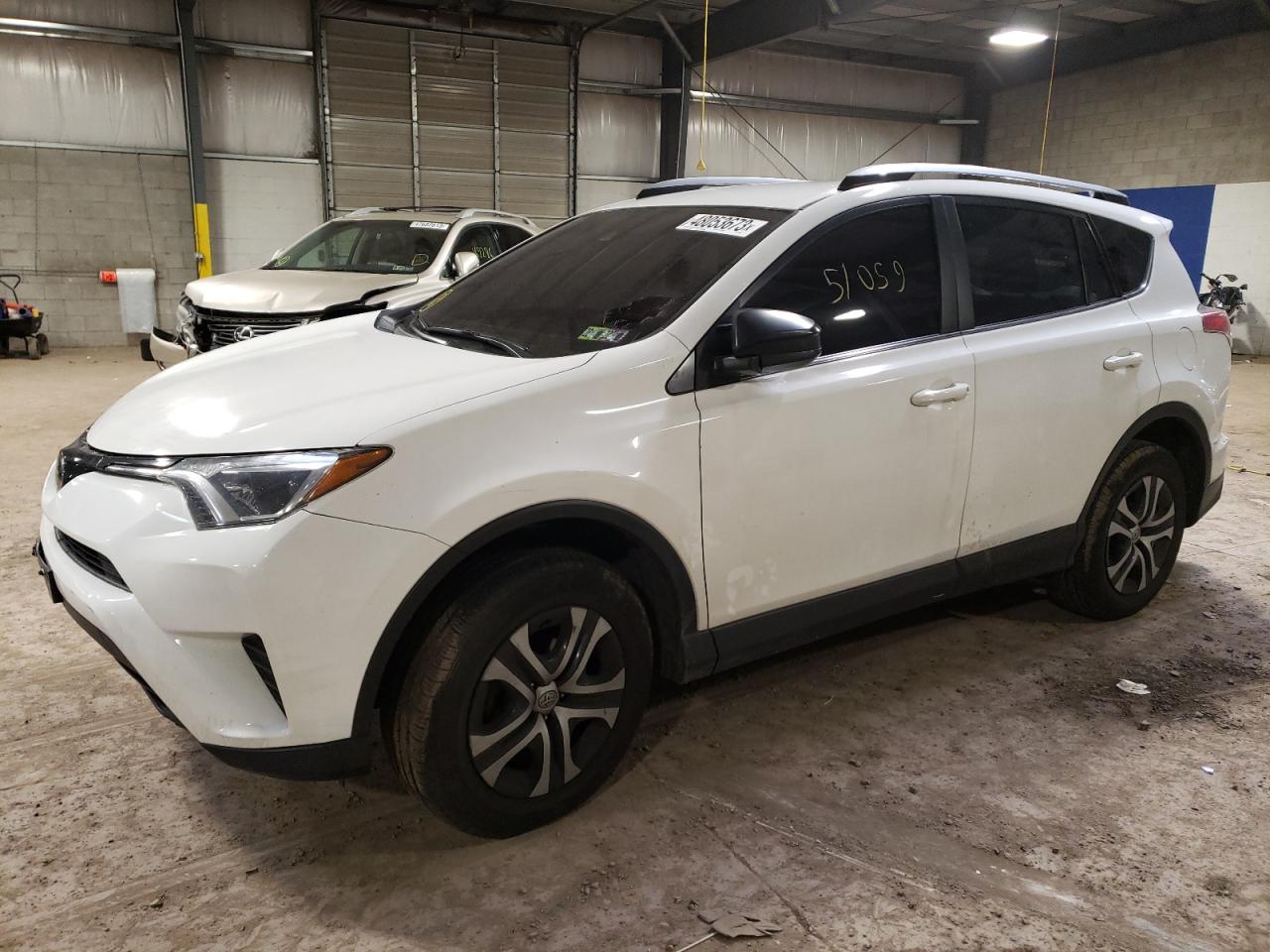 Image 1 of 2018 TOYOTA RAV4 LE 2018 with VIN JTMBFREV0JJ218385