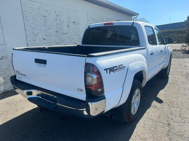 Image 3 of 2013 TOYOTA TACOMA DOUBLE CAB 2013 with VIN 3TMLU4EN8DM129944