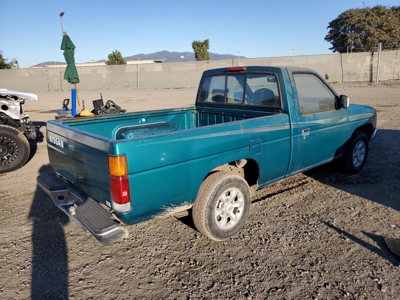 Image 3 of 1997 NISSAN TRUCK BASE 1997 with VIN 1N6SD11S0VC356633