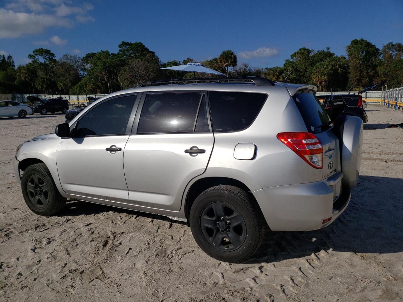 Image 2 of 2010 TOYOTA RAV4  2010 with VIN JTMZF4DV7A5021161