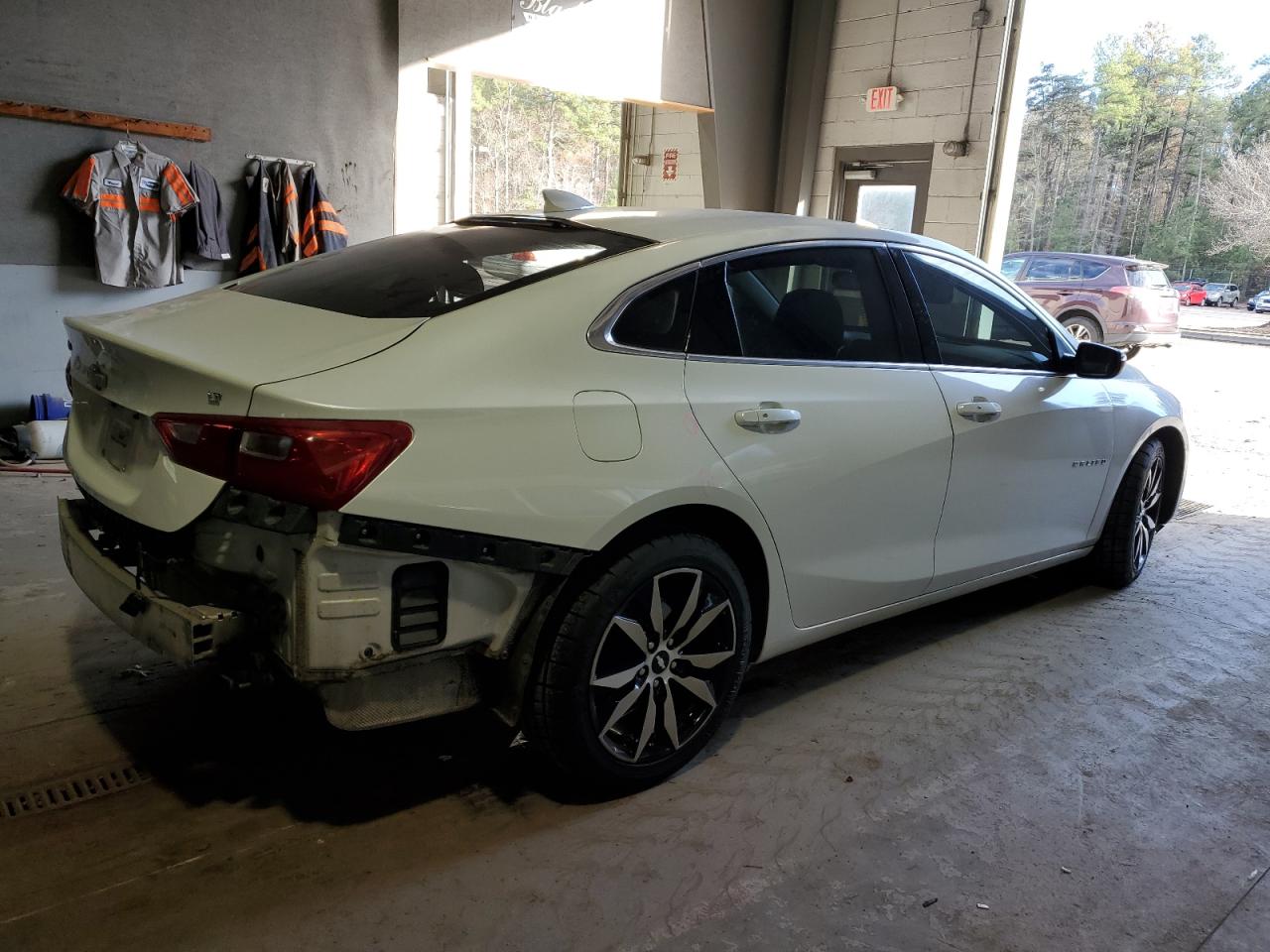 Image 3 of 2016 CHEVROLET MALIBU LT 2016 with VIN 1G1ZF5SX9GF254223