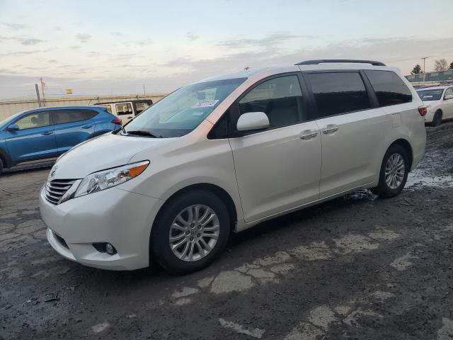 Image 1 of 2015 TOYOTA SIENNA XLE 2015 with VIN 5TDYK3DC7FS619915