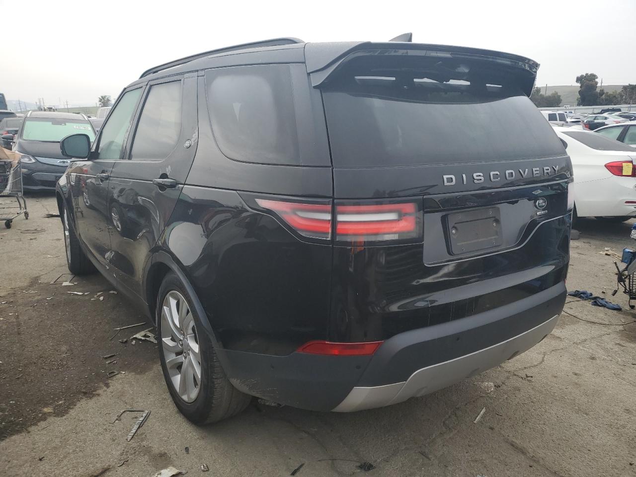 Image 2 of 2019 LAND ROVER DISCOVERY HSE 2019 with VIN SALRR2RV3KA095439