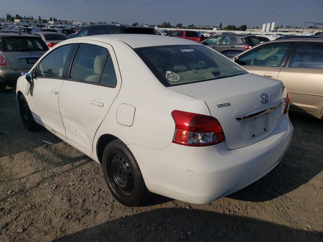 Obraz 2 z 2008 TOYOTA YARIS  2008 z VIN JTDBT923984033109