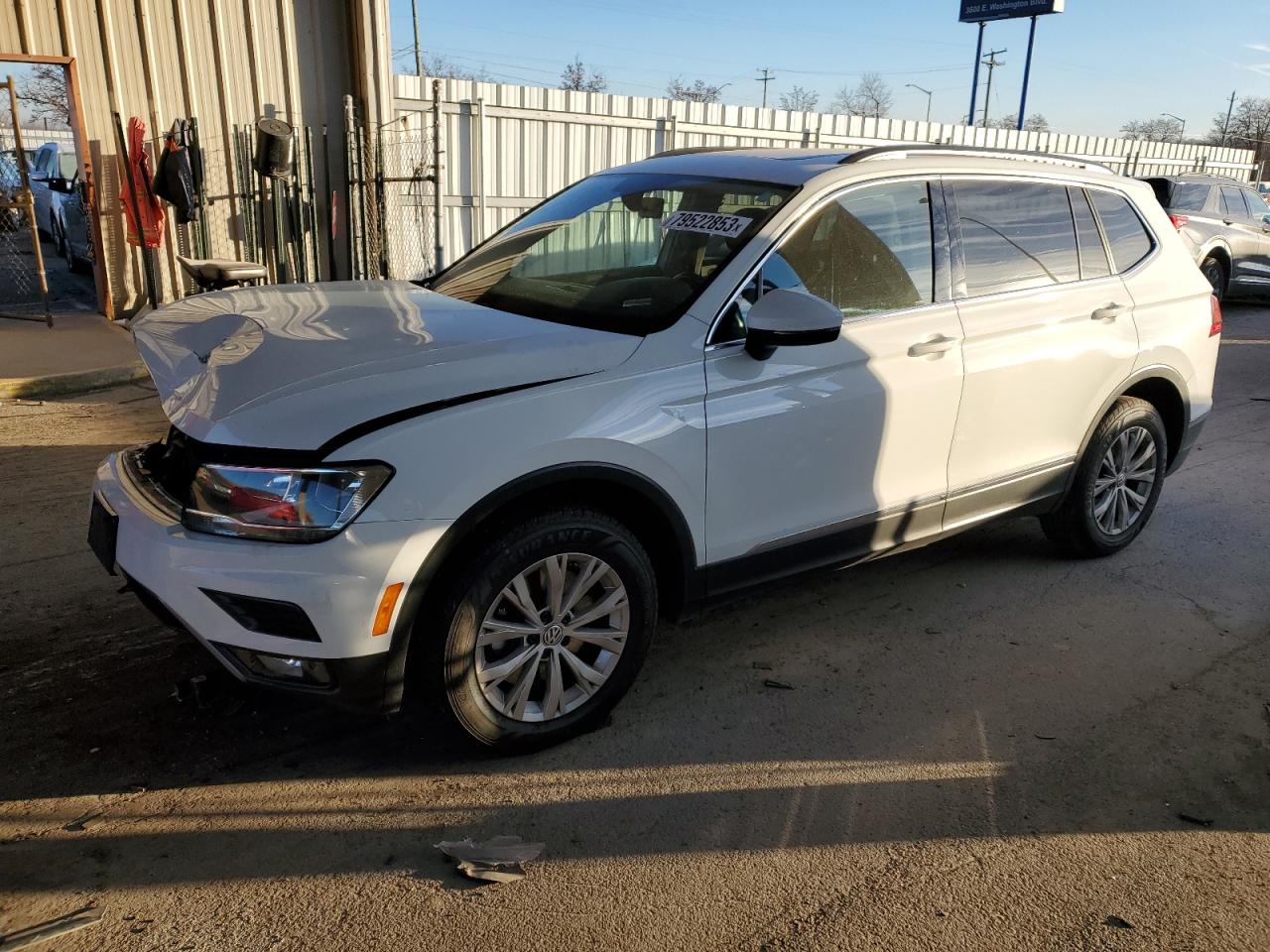 Image 1 of 2018 VOLKSWAGEN TIGUAN SE 2018 with VIN 3VV2B7AX5JM010465