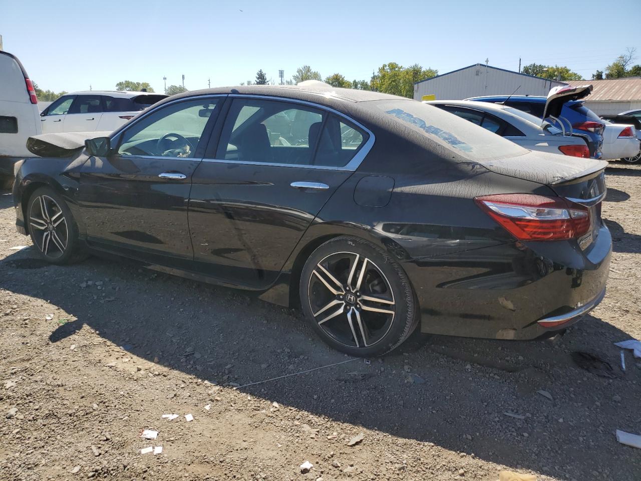 Изображение 2 2017 HONDA ACCORD SPORT 2017 с VIN 1HGCR2F52HA133870